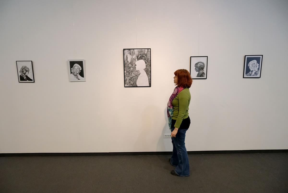 Gradska galerija Zabok, postav izložbe #umJetnicA