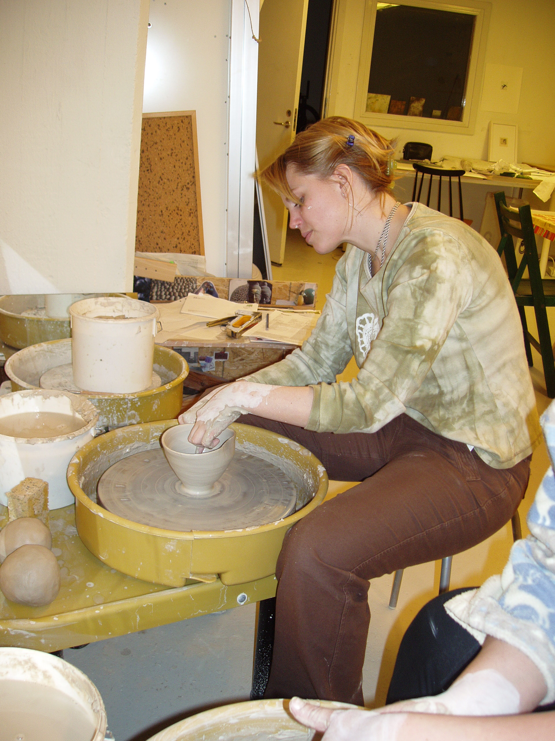 rad na lončarskom kolu u Stockholmu 2007.