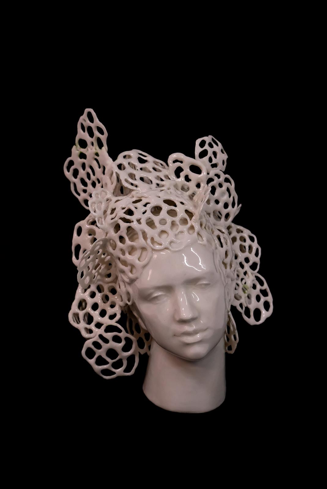 Generacijske niti, 2022., porculan, 13x12x15cm