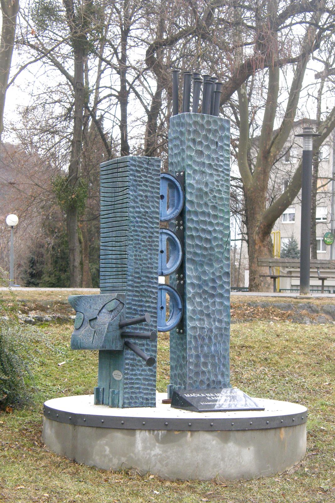 MAČKA NA MLINSKOM KAMENU, 130x86x250cm, 2015., Mlinska ulica, Samobor