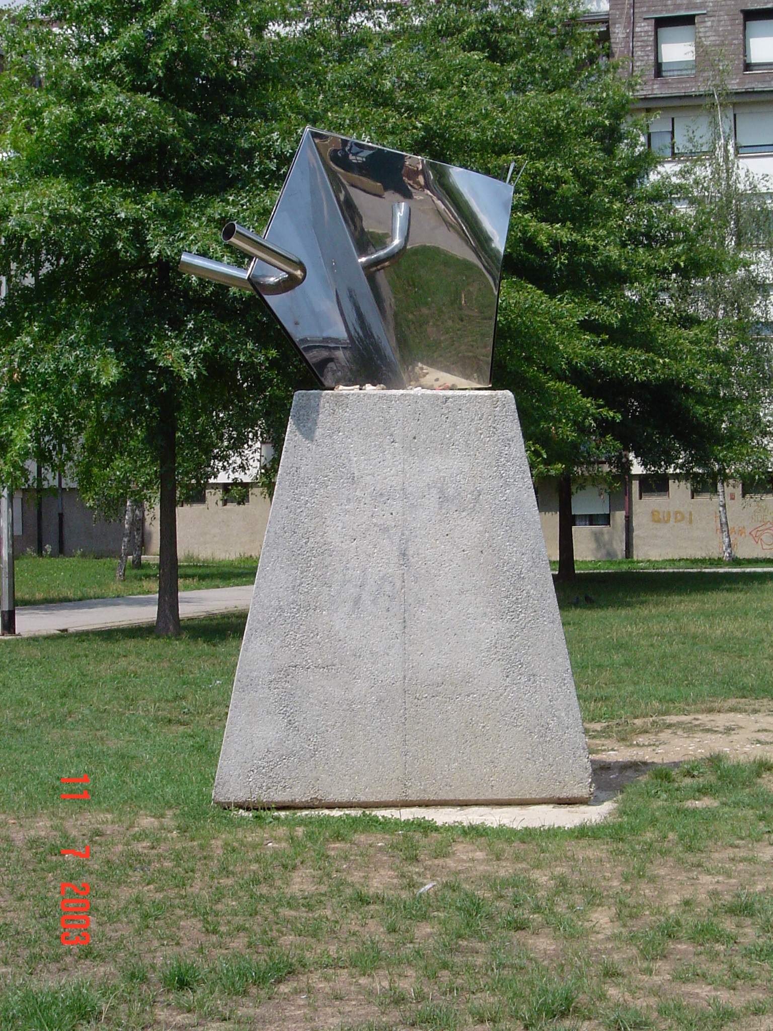 BIZON, 350x200x150 cm, Zaprešić, 2002.