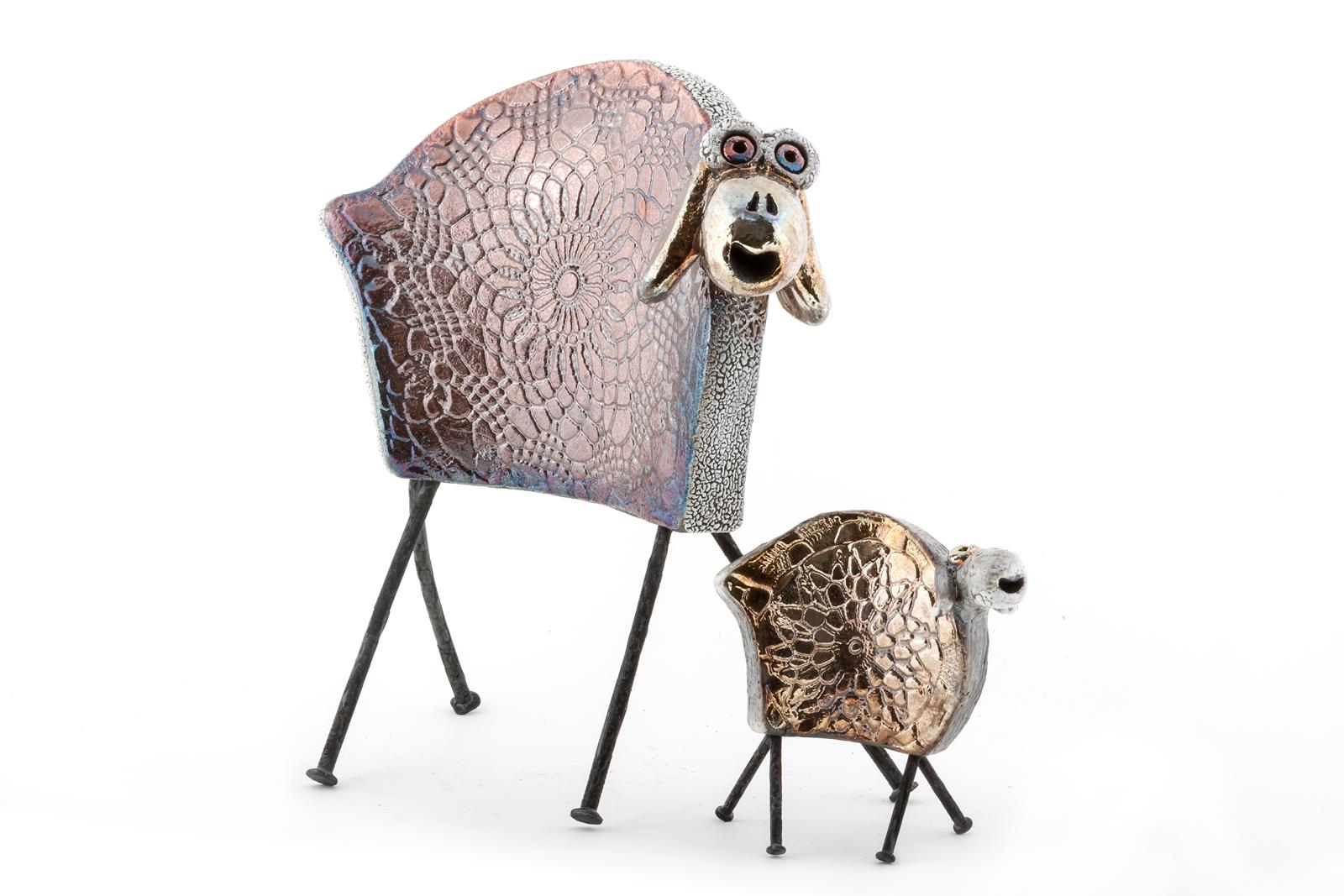 Ovca, keramika, 25x14x15cm i 13x8x13cm